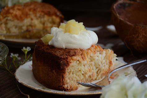 Triple Coconut Macaroon Cake : Sifting Focus