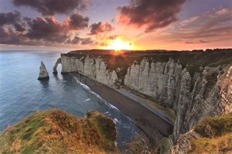 Sunrise Over Etretat, France Stock Image - Image of sunrise, extreme: 35651103