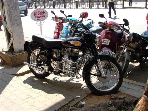 Royal Enfield Bullet 350cc | Royal Enfield 350cc bullet, red… | Flickr