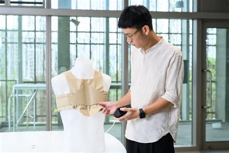 National Winner of James Dyson Award 2023 awarded to E Ian Siew, NUS ...