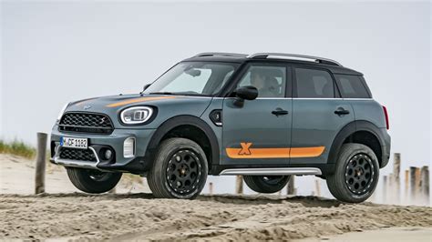 Mini Countryman gets off-road capability from Dakar truck builder