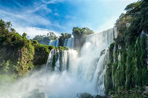 Where are the Iguazu Falls? - WorldAtlas.com