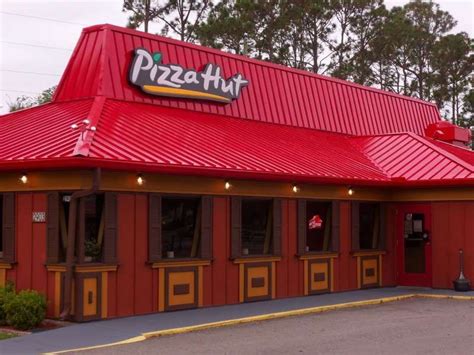 The 21 Craziest Foods Pizza Hut Has Ever Created | Pizza hut, Boston ...