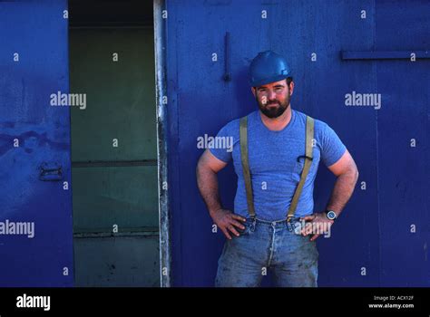 A roughneck takes a break from his job on an oil rig in Oklahoma Stock Photo - Alamy