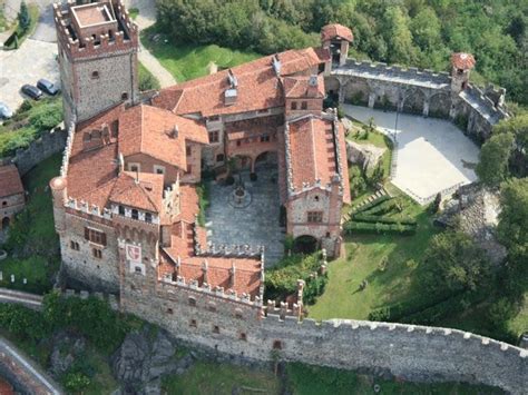 Aerial view of tthe castle | Italian castle, Medieval castle, Castle