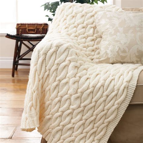 Pretty Cable Knit Throw Blanket | Knitting Things