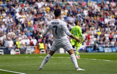 Real Madrid beats Las Palmas 3-1, stays top in Spain | Inquirer Sports