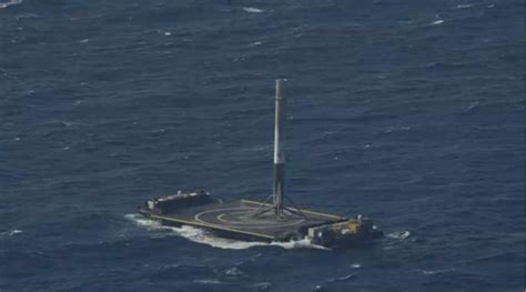 Falcon 9 nails barge landing as Dragon returns to space