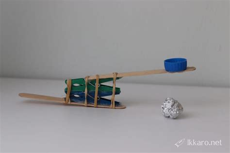 How to make a homemade a toy catapult for toys - Ikkaro