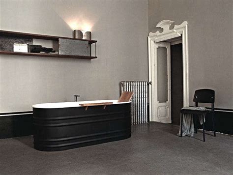 Dark Water: 10 Modern Black Bathtubs - Remodelista