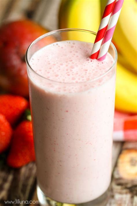 Fruit Smoothie {Quick, Fresh, + SO Easy!!} | Lil' Luna