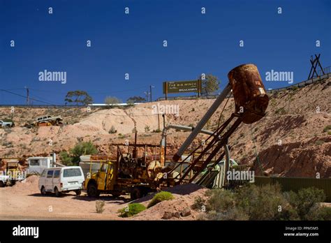 Opal mines. Coober Pedy , South Australia Stock Photo - Alamy