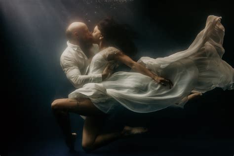 Underwater wedding photography - London Wedding Photographer