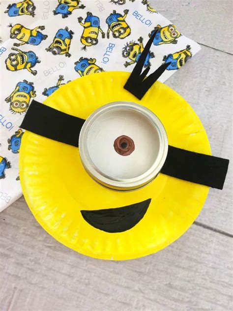 Minion Paper Plate Craft for Kids - Easy Rainy Day Activity