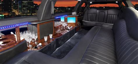 Stretch Limo , Richmond Hill to Toronto Airport Limo