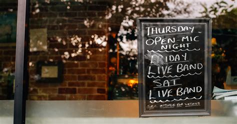 Coffee Shop Uses Nightly Open Mic Instead of “Closed” Sign