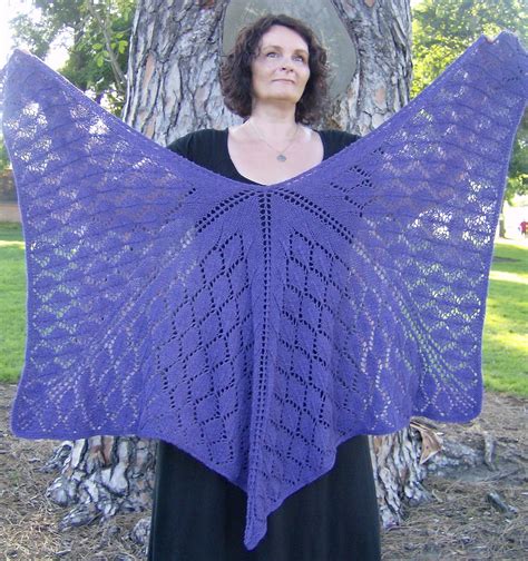 Oak Leaves Shawl | Knitting, Shawl pattern, Crochet