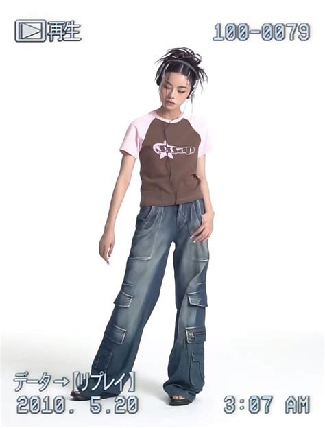 Y2k grunge graphic tee | 2000s japanese fashion, Japan fashion, Harajuku fashion