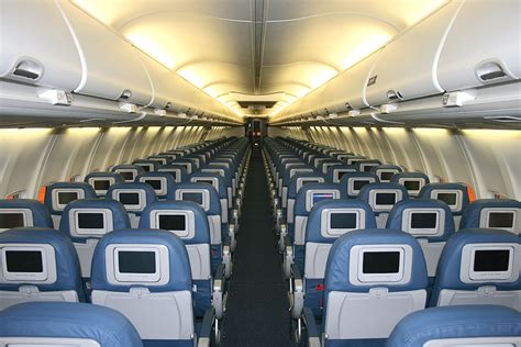 File:Delta Air Lines Boeing 737-800 cabin.jpg - Wikipedia