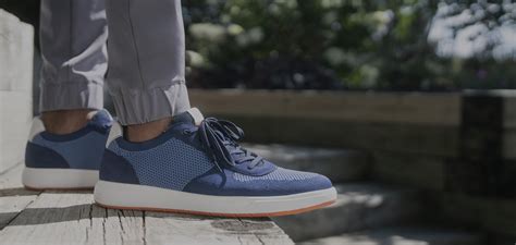 Click to shop Florsheim men's styles. Image features the Heist 6 eye sneaker in blue.