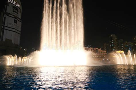 Musical fountain in Dubai editorial image. Image of modern - 105715975