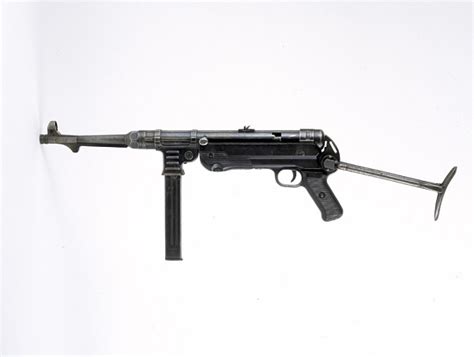 German MP40 "Maschinenpistole .40" Submachine Gun | National Museum of American History