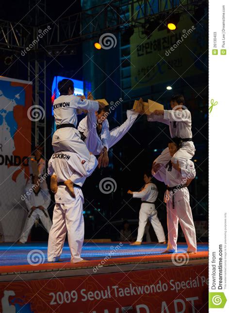 Taekwondo Double Kick Mid-Air Breaking Boards Editorial Stock Photo - Image of koreans, show ...