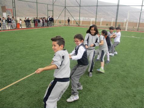 Students Enjoy Friendly Rope Pulling Game - Soran International School