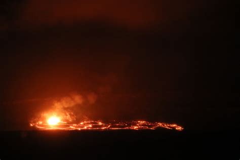 Kīlauea Volcano: Watch Incredible Footage of Lava Lake Overflow in Hawaii - Newsweek