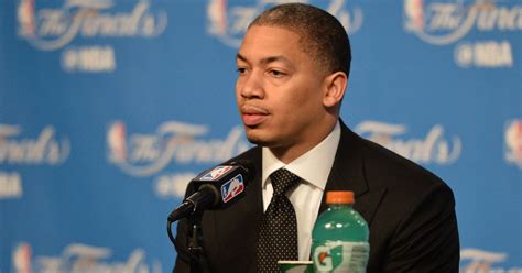 Cavaliers coach Tyronn Lue fined $25K for criticizing officials