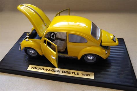 Road Tough 1967 Volkswagen Beetle 1:18 Scale Yellow Diecast Model - Vinty