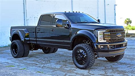 Lifted All Black Ford F-450 Looks Sinister | Ford-trucks