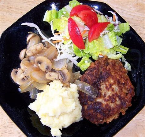 Copycat Golden Corral's Country Fried Steak Recipe | Restaurant recipes, Recipes, Country fried ...