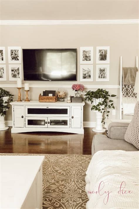 10 creative ideas to decorate under tv and add style to your living room