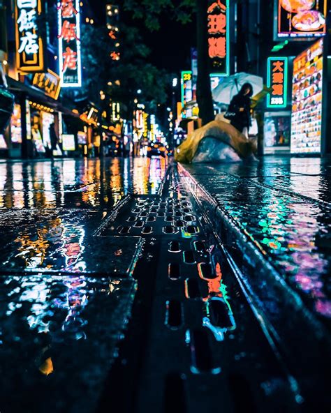 Vibrant Photos Capture the Energy of Tokyo Nightlife