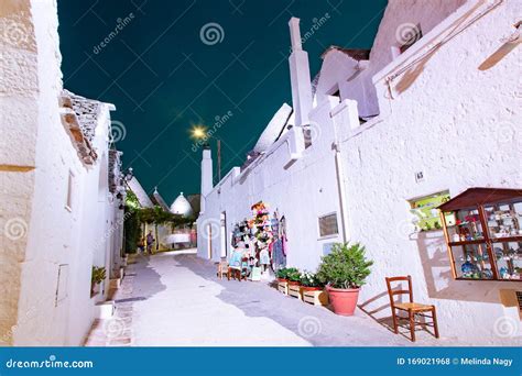 Traditional Trulli Houses in Alberobello Editorial Stock Photo - Image ...