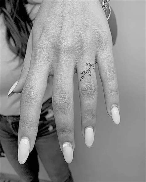 38+ Elegant Finger Tattoo Ideas For Females in 2024 | Small finger tattoos, Tattoos, Finger ...