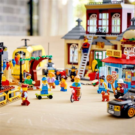 LEGO City Main Square 60271Cool Building Toy for Kids (1,517 Pieces ...