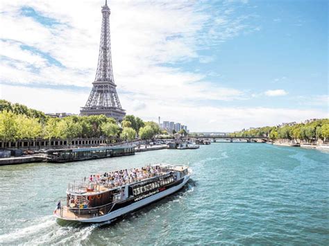 1-Hour Seine River Cruise | Self-guided walking tours - Rewind