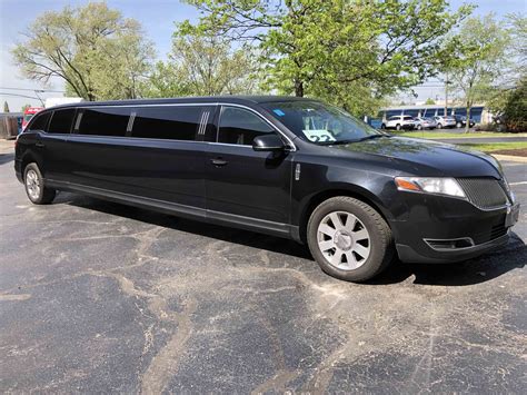 Lincoln MKT Stretch Limousine in Black ⋆ Touch of Class Limousine