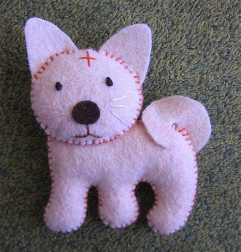 Untitled | Felt cat, Felt crafts, Crafts