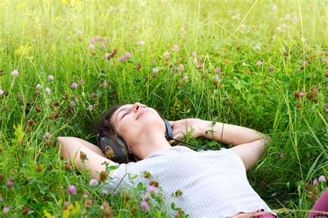 Relaxing Music: 20 Songs For A Chilled-Out Weekend (LISTEN) | HuffPost