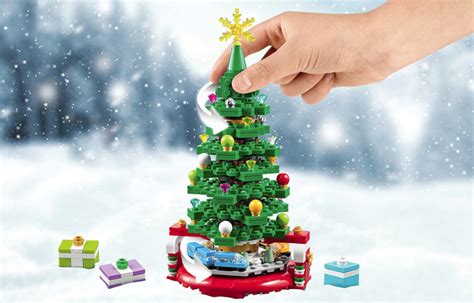 LEGO Christmas Tree (40338) Building Instructions Now Available