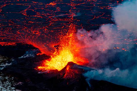 Iceland volcano eruption triggers toxic air warning - KVNU - News for Northern Utah and Southern ...