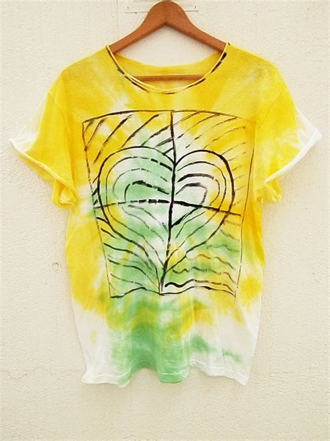 Hand Painted Custom Design T-shirt on Luulla