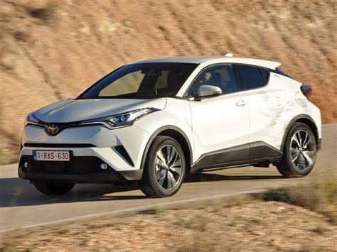 Toyota Chr Hybrid / Drive.co.uk | On the road in the Toyota C-HR Hybrid SUV ... : Check out ...