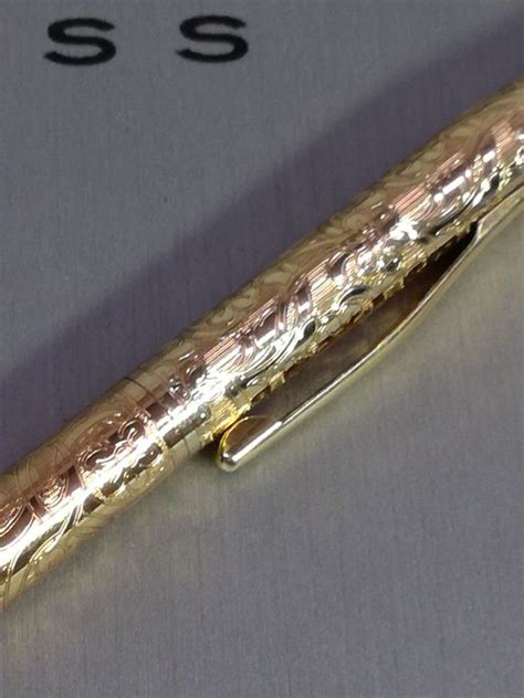 Gold plated Cross ballpoint pen, engraved with flowers - Catawiki