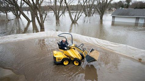 Flooding hits Illinois: Highest river level in 50 years possible in Freeport; warnings issued ...