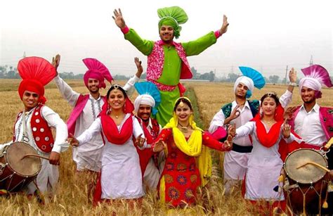 Punjabi Folk Dance | Punjabi music | Punjabi food | Famous punjabi food