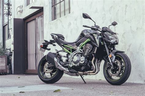 2017 Kawasaki Z900 ABS First Ride - Cycle News